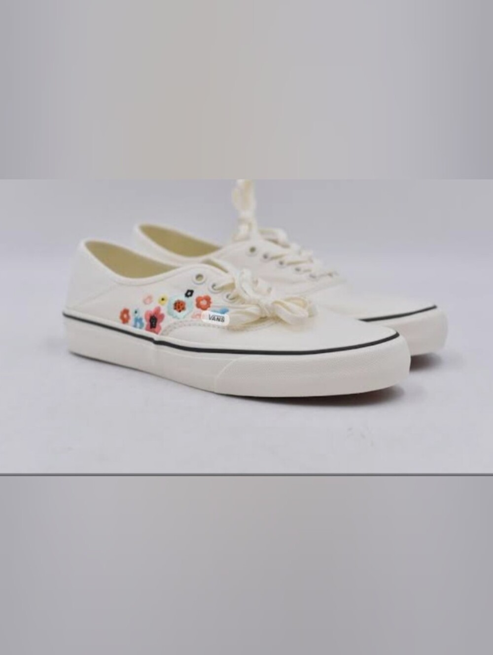 Vans White Canvas Sneakers with Small Multicolor Floral  Embroidery Accents